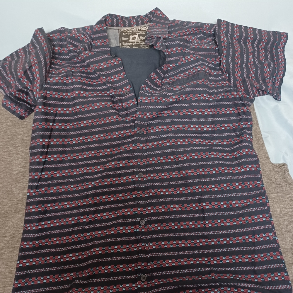 Broken Threads button down large